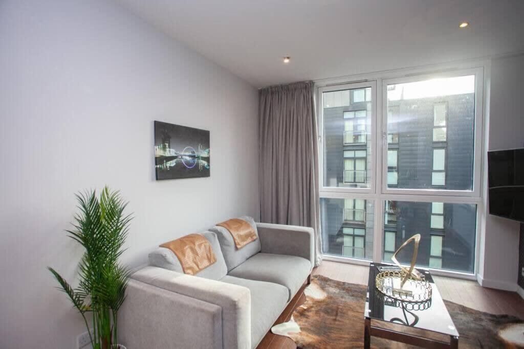 1 Bedroom Apartment In Very Central Location غلاسغو المظهر الخارجي الصورة