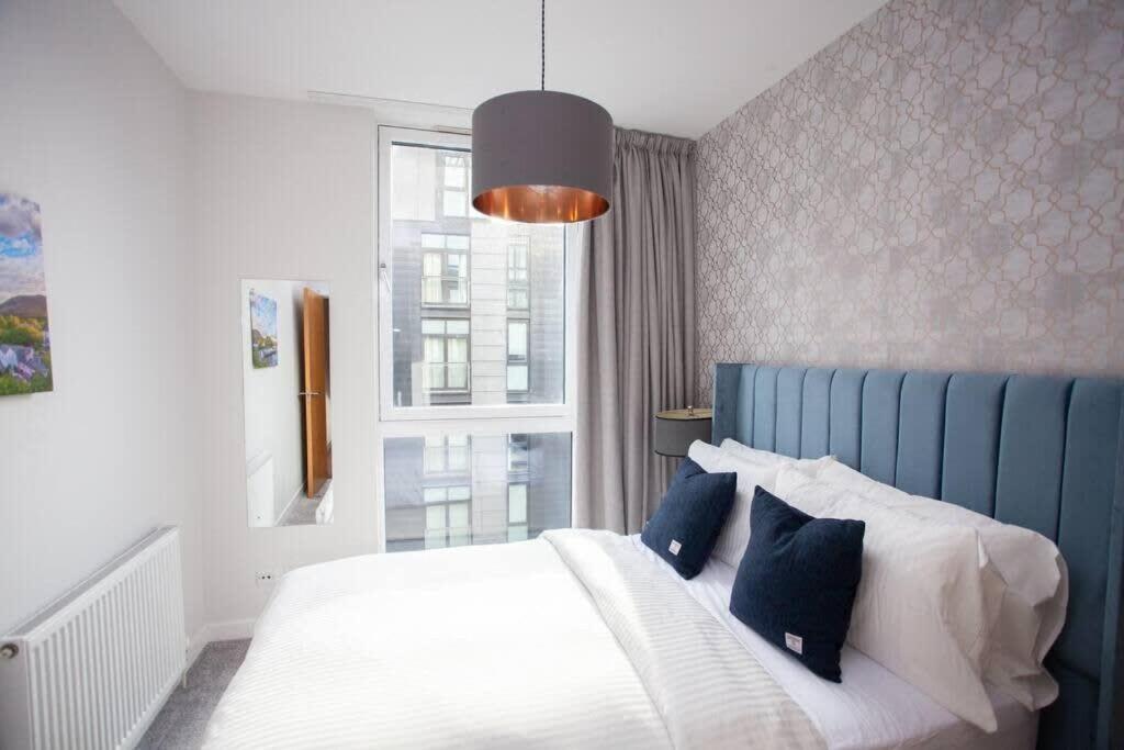 1 Bedroom Apartment In Very Central Location غلاسغو المظهر الخارجي الصورة